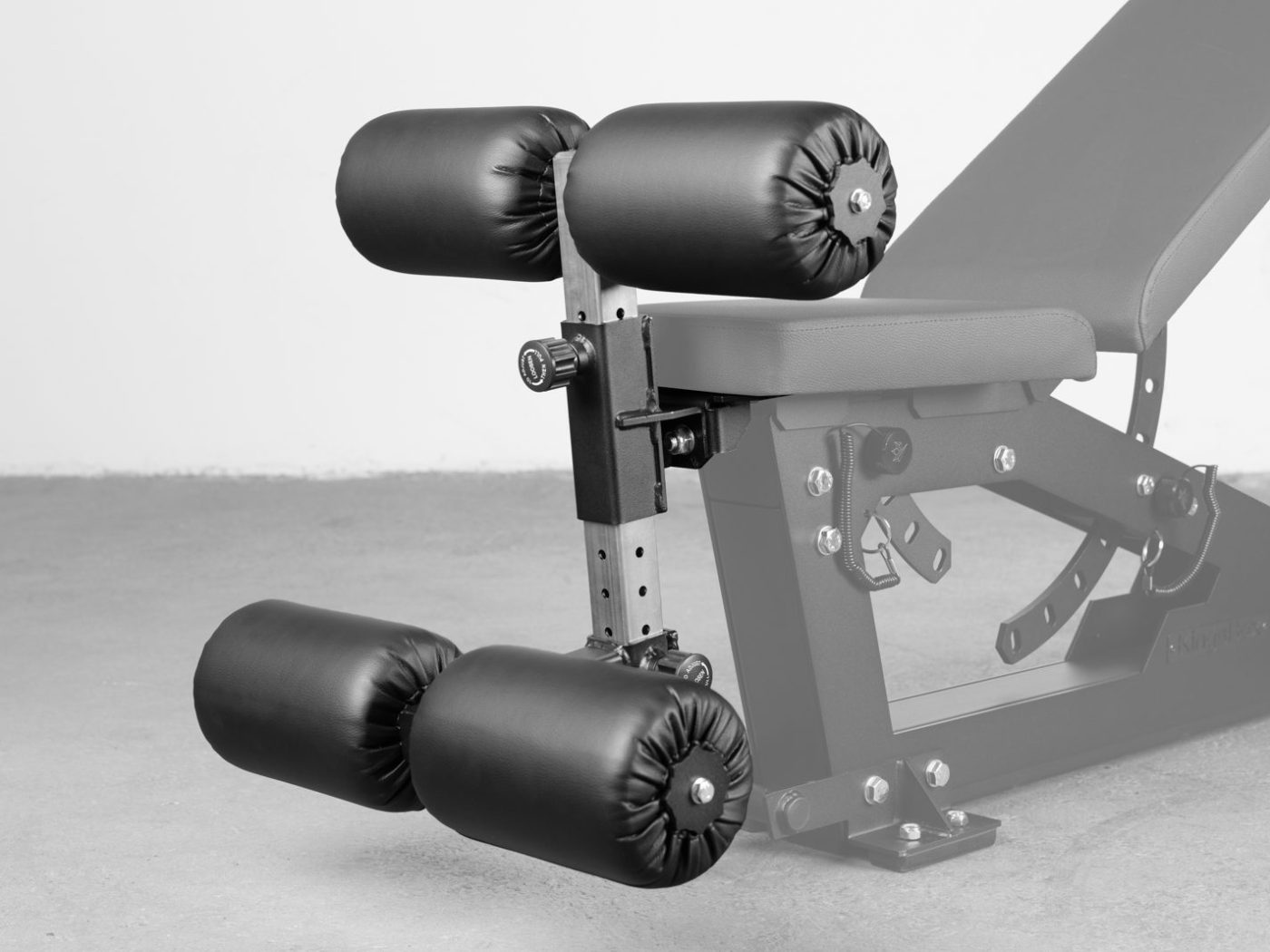Leg holder for the mad throne bench